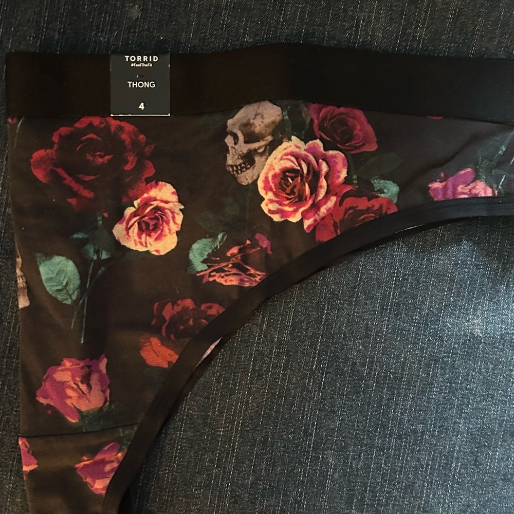NWT Torrid Curve cotton/spandex thong panty, Torrid size 4